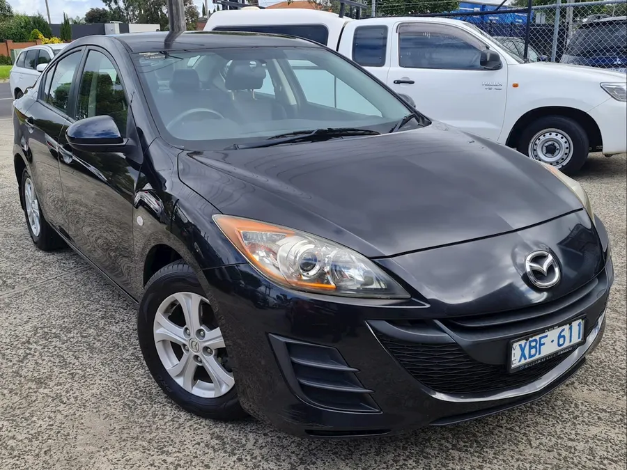 MAZDA 3