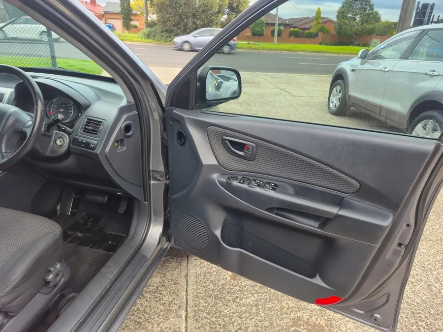 Vehicle Thumbnail 9