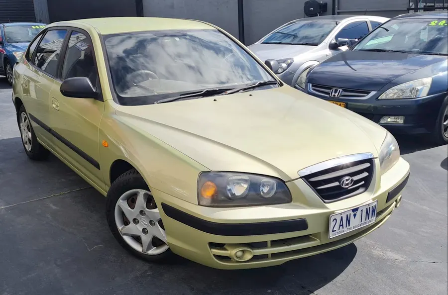 HYUNDAI ELANTRA