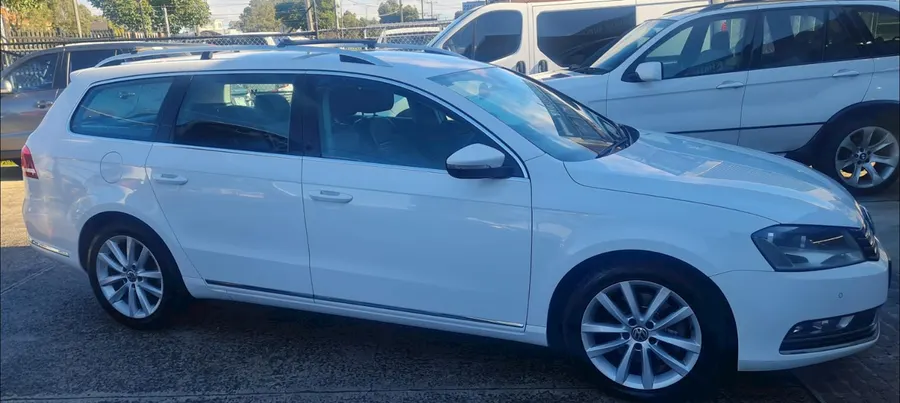 Vehicle Thumbnail 8