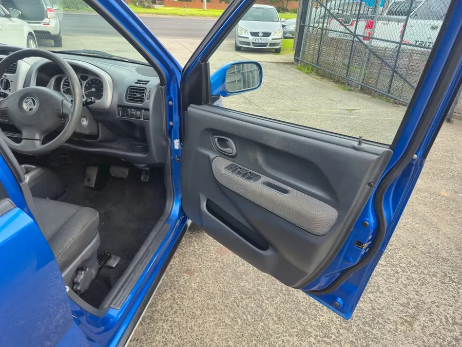 Vehicle Thumbnail 9