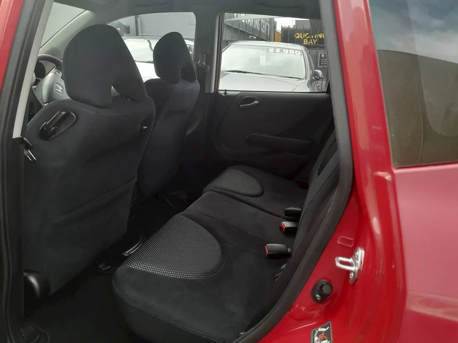 Vehicle Thumbnail 15