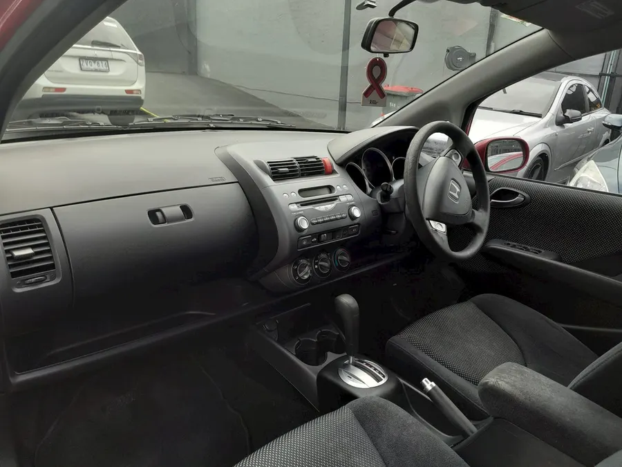 Vehicle Thumbnail 16