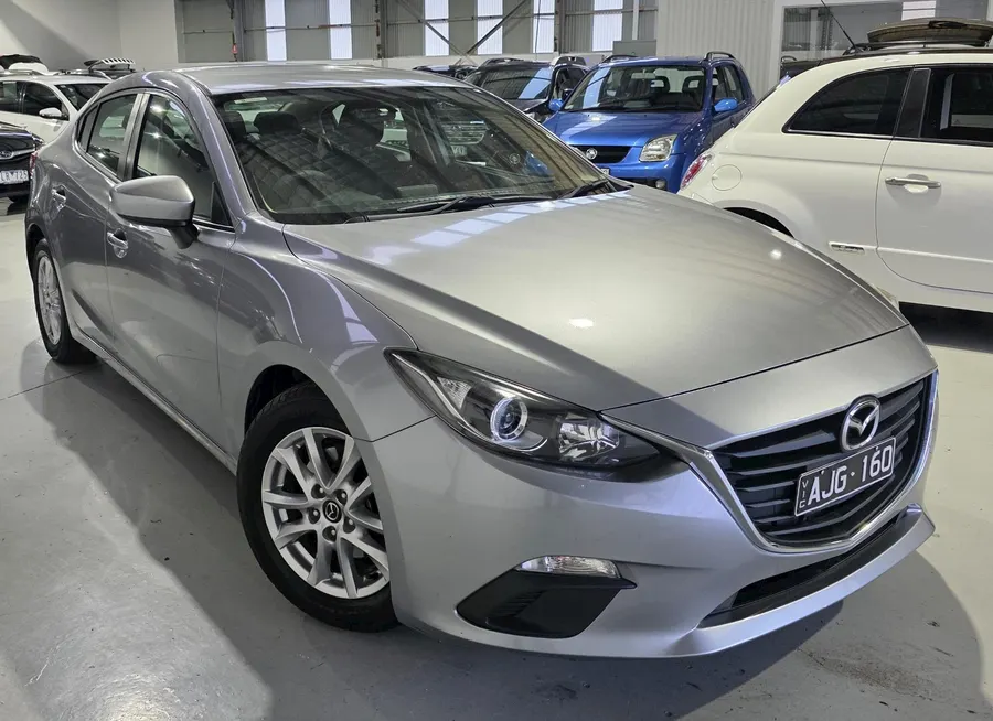 MAZDA 3