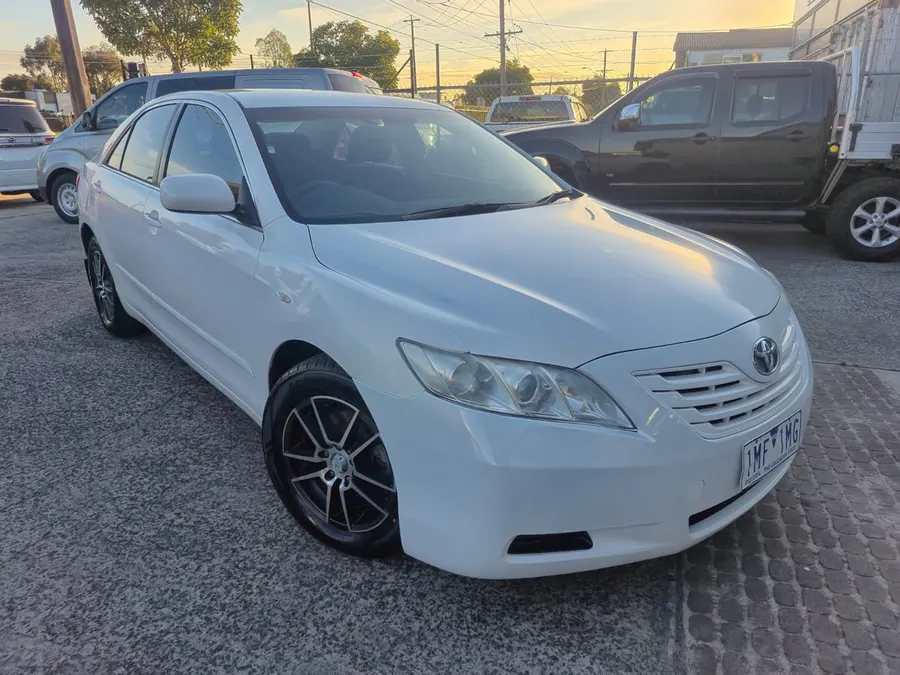 TOYOTA CAMRY