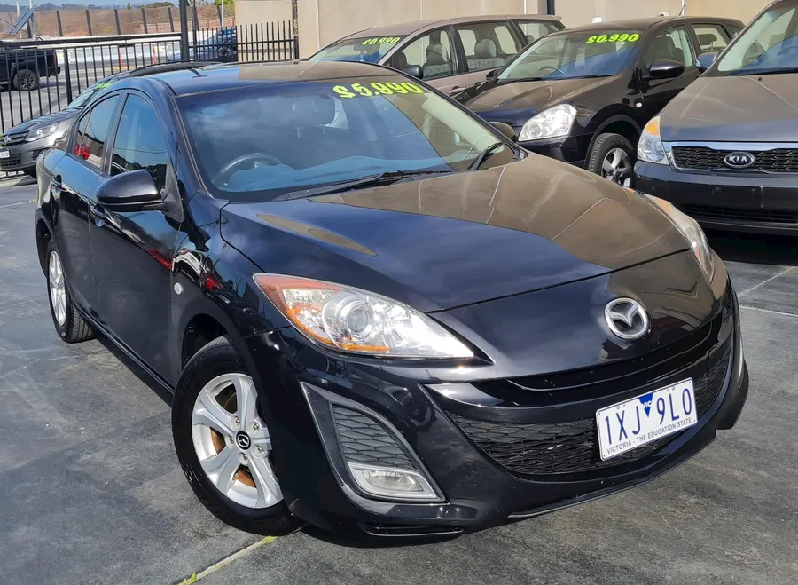 MAZDA 3