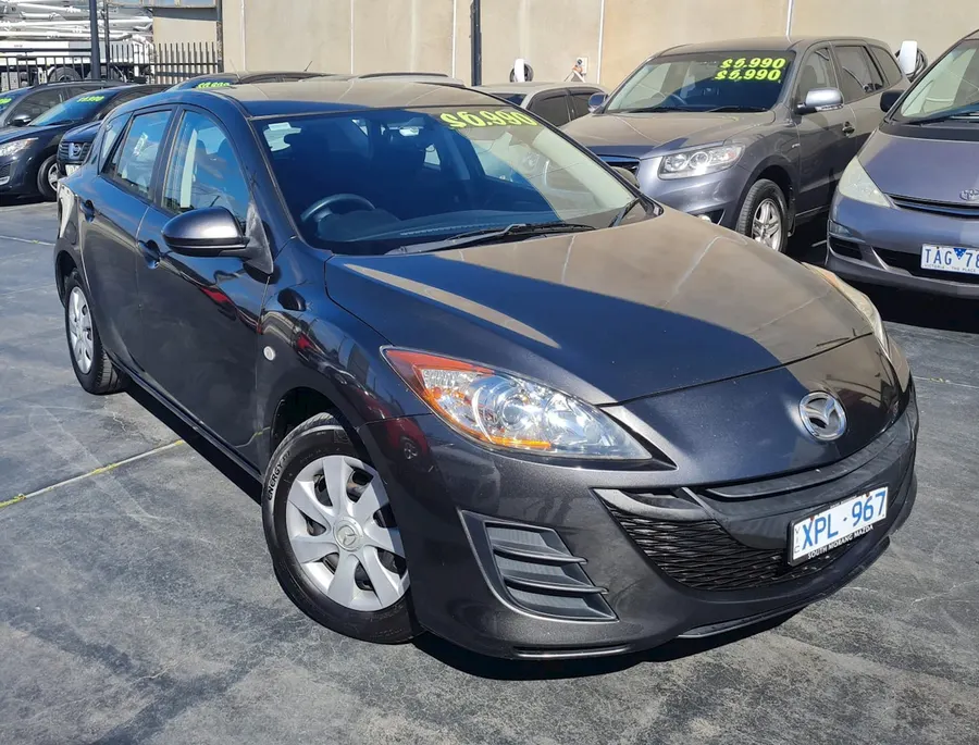 MAZDA 3
