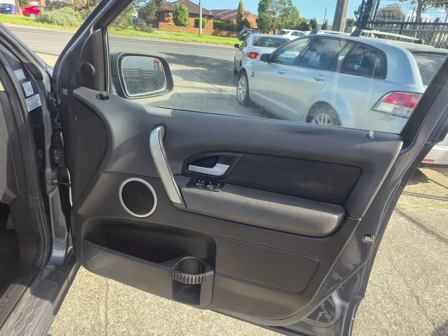Vehicle Thumbnail 8