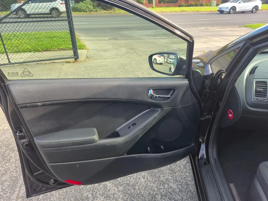 Vehicle Thumbnail 15