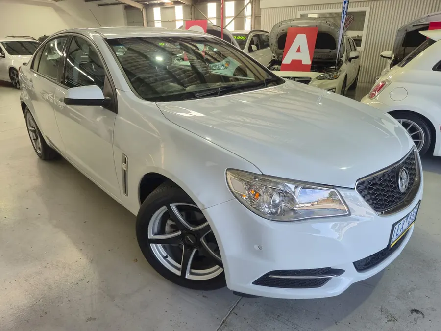 HOLDEN COMMODORE